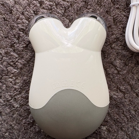 NuFace Microcurrent Device - Picture 2 of 4